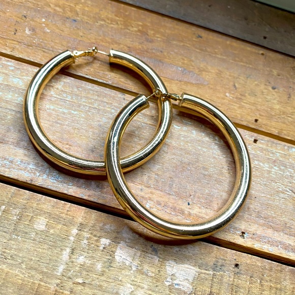 Gold Hoops. - Picture 1 of 3